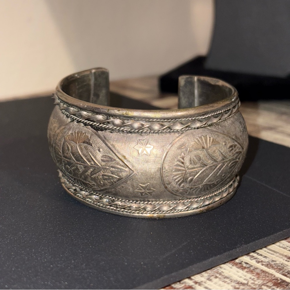 Antique Tribal Engraved Cuff Bracelet - Picture 5 of 8